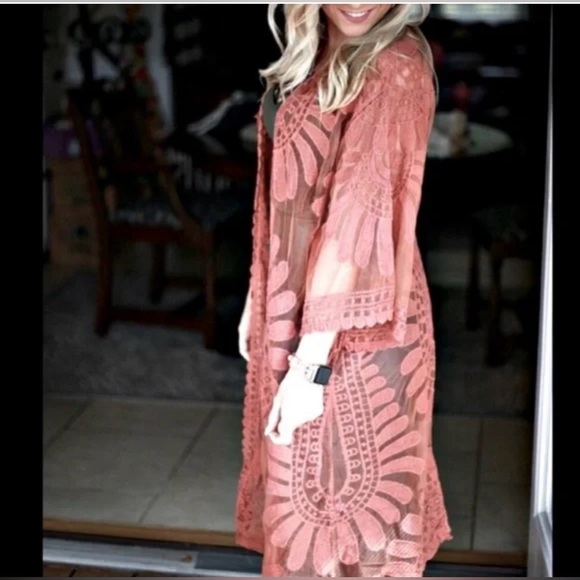 Rebellion Pink Lace Duster - Picture 2 of 5